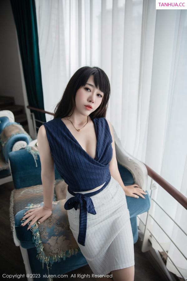   [XiuRen]高清写真图 2023.02.16 No.6272 严利娅Yuliya 短裙美腿第23张图片